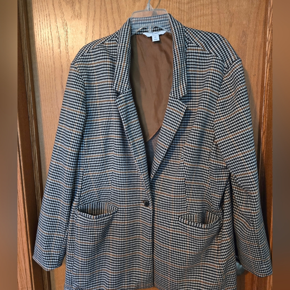 Black tan plaid blazer, like new